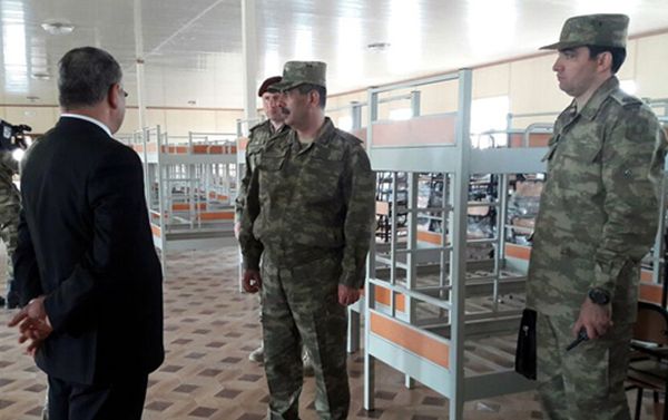 Министр обороны проверил ход строительства военных городков - Sputnik Азербайджан