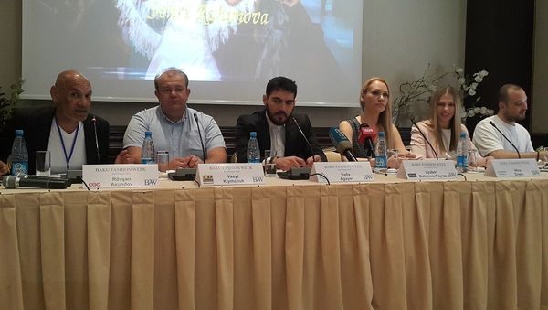 Пресс- конференция организаторов недели моды Baku Fashion Week 2016 - Sputnik Азербайджан