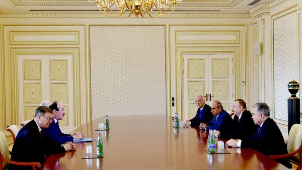 Президент Ильхам Алиев принял главу Дагестана Рамазана Абдулатипова - Sputnik Азербайджан
