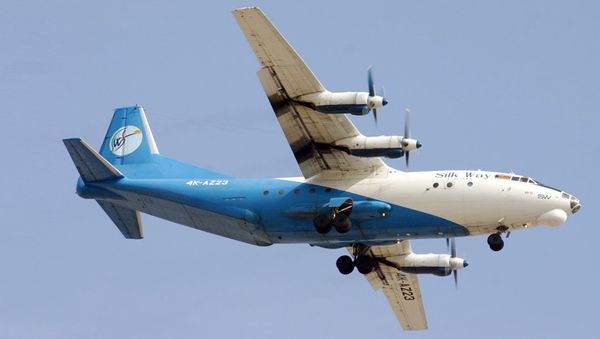 Cамолет АН-12 авиакомпании Silk Way. Архивное фото - Sputnik Азербайджан
