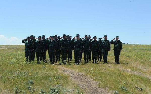 В полевом учебном центре “Аггель” с участием подразделений быстрого реагирования и сил авиации проведены крупномасштабные тактические учения - Sputnik Азербайджан
