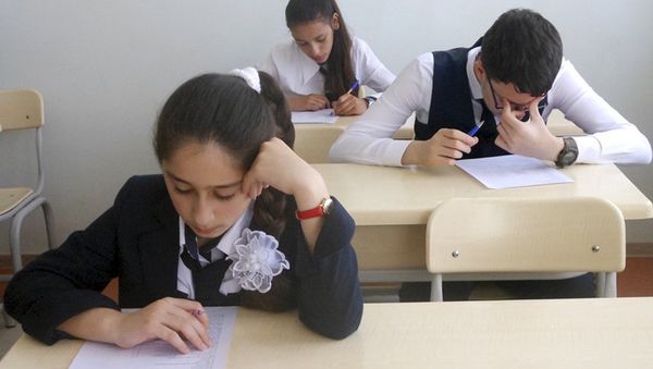 В Нахчывани состоялся завершающий тур Олимпиады по русскому языку и литературе - Sputnik Азербайджан