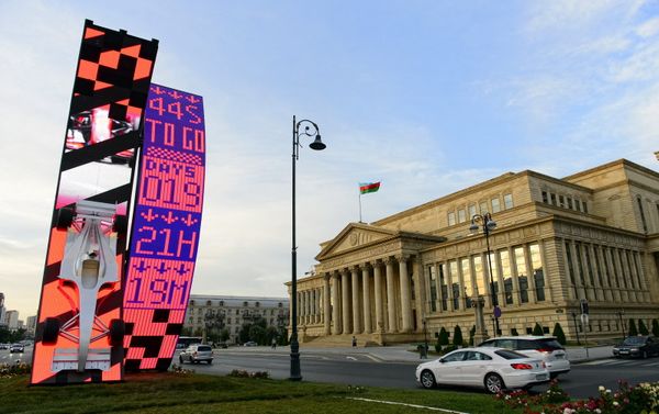 С 14 июня по 16 июня дороги, проходящие по Baku City Circuit, будут закрыты для транспортного потока и этот период будет использован для завершения работ на треке - Sputnik Азербайджан