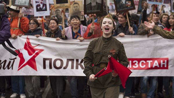 Акция Бессмертный полк в Бишкеке - Sputnik Азербайджан