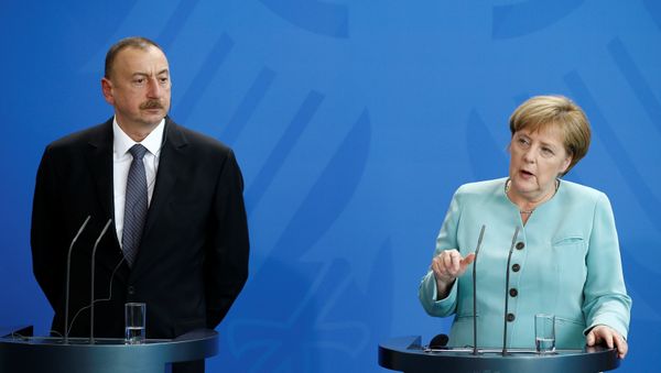 Пресс-конференция по итогам переговоров канцлера Германии Ангелы Меркель и Президента Азербайджана Ильхама Алиева - Sputnik Азербайджан