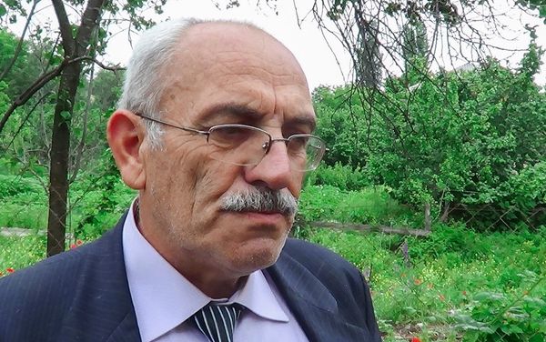 Директор средней школы деревни Хиль Абдулширин Оруджалиев - Sputnik Азербайджан
