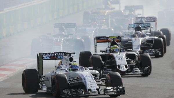 Пилот команды Williams бразилец Фелип Масса на старте Гран-при Европы Формулы 1 - Sputnik Азербайджан