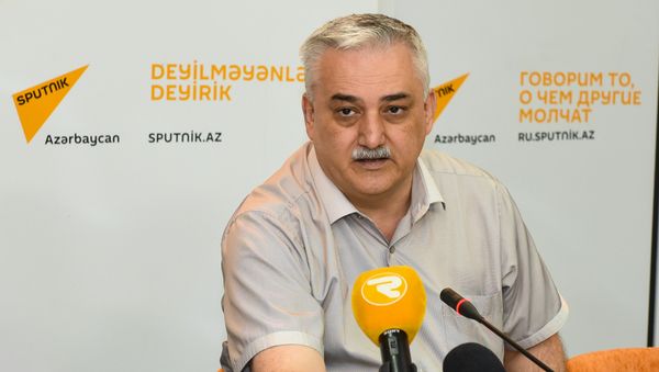 Фуад Ализаде, экономист - Sputnik Азербайджан