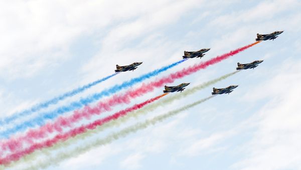 Пролет боевых самолетов ВВС Азербайджана во время торжественного военного парада в Баку. Архивное фото - Sputnik Азербайджан