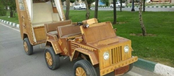 Деревянный автомобиль изобретенный поэтом - Sputnik Азербайджан