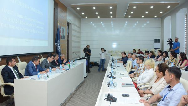 Совет общественного контроля UNEC провел пресс-конференцию по итогам летней экзаменационной сессии - Sputnik Азербайджан