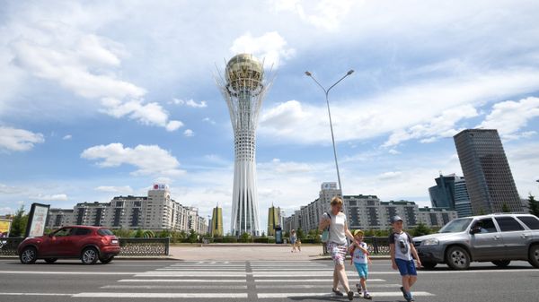 Монумент Астана-Байтерек в центре Астаны - Sputnik Азербайджан