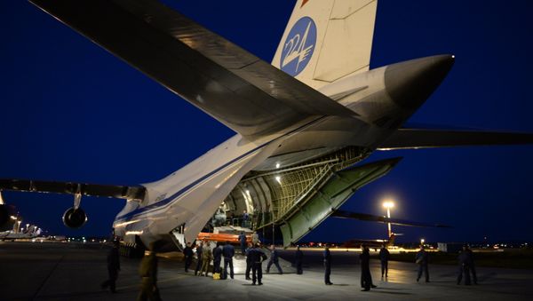 Военно-транспортный самолет Ан-124-100 Руслан - Sputnik Азербайджан