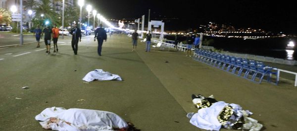 Тела погибших во время теракта в Нице - Sputnik Азербайджан