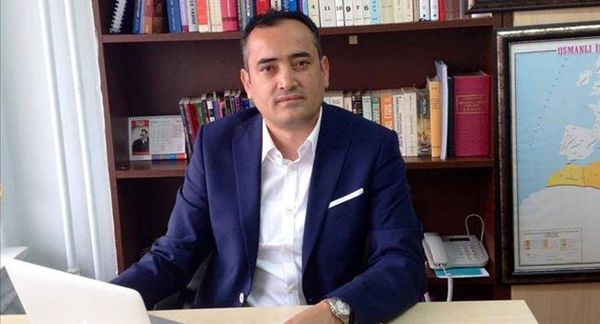Салих Йылмаз - профессор, преподаватель университета Йылдырым Беязит в Анкаре (Турция) Салих Йылмаз - профессор, преподаватель университета Йылдырым Беязит в Анкаре (Турция) - Sputnik Азербайджан