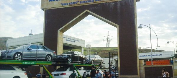 Погранично-пропускной Сыныг Кёрпю на границе Азербайджана и Грузии, фото из архива - Sputnik Азербайджан
