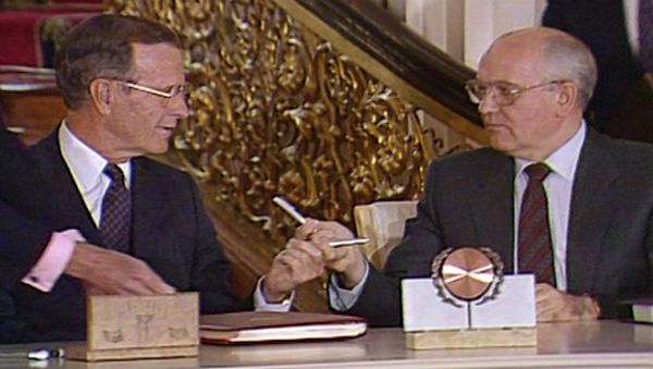 Подписание договора СНВ-1 в Москве. Съемки 1991 года - Sputnik Азербайджан