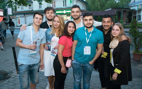 Сборная Баку – в числе победителей Международного Музыкального фестиваля команд КВН – Голосящий Кивин - Sputnik Азербайджан