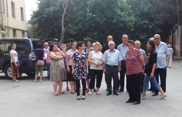 Начался снос здания, расположенного по улице Шарифзаде, 33 в Ясамальском районе - Sputnik Азербайджан