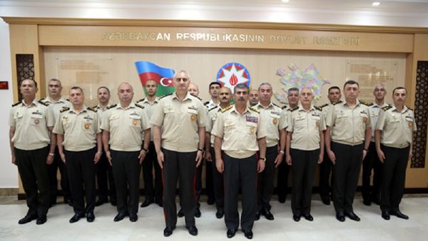 Министр обороны встретился с военными атташе иностранных государств - Sputnik Азербайджан