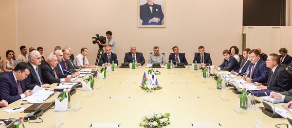 Участники азербайджано-российского бизнес-форума в Баку. 8 августа 2016 года - Sputnik Азербайджан