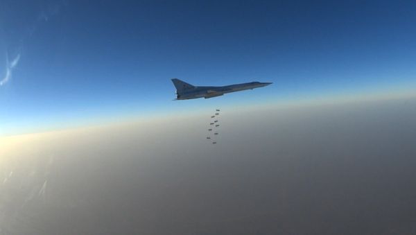 Российские дальние бомбардировщики Ту-22М3 ударили по объектам ИГ в Сирии - Sputnik Азербайджан
