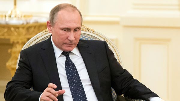 Президент России Владимир Путин во время встречи с главой Азербайджана Ильхамом Алиевым. Баку, 8 августа 2016 года - Sputnik Азербайджан