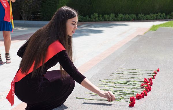 Участницы конкурса Miss Union-2016 возложили цветы к могиле Гейдара Алиева - Sputnik Азербайджан