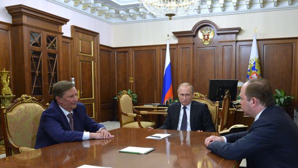 Президент РФ В. Путин встретился с С. Ивановым и А. Вайно - Sputnik Азербайджан