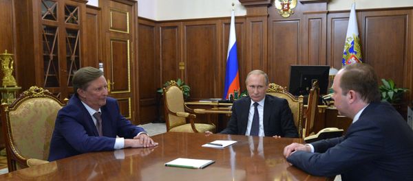 Президент РФ В. Путин встретился с С. Ивановым и А. Вайно - Sputnik Азербайджан