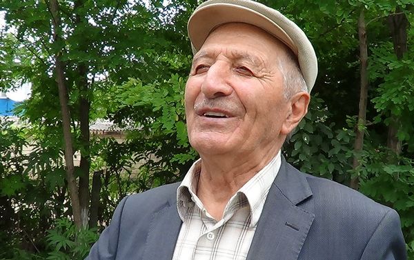 Житель Гюндюзгала Логман Абусамедов Житель Гюндюзгала Логман Абусамедов - Sputnik Азербайджан