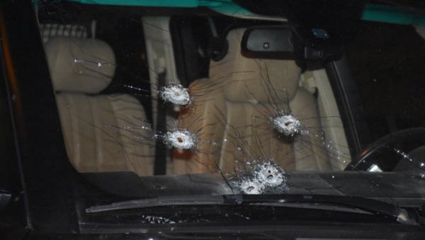 Простреленный автомобиль Ровшана Лянкяранского - Sputnik Азербайджан