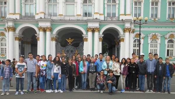 Школьники из Азербайджана побывали в Санкт-Петербурге в рамках программы Здравствуй, Россия! - Sputnik Азербайджан