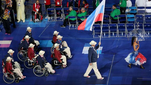 Паралимпийская сборная России на церемонии открытия ХIV летних Паралимпийских игр на Олимпийском стадионе в Лондоне - Sputnik Азербайджан