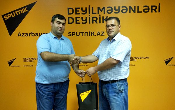 Победители викторины получили в награду от Sputnik майки с автографами участников сборной Азербайджана в Рио-2016 Победители викторины получили в награду от Sputnik майки с автографами участников сборной Азербайджана в Рио-2016 - Sputnik Азербайджан