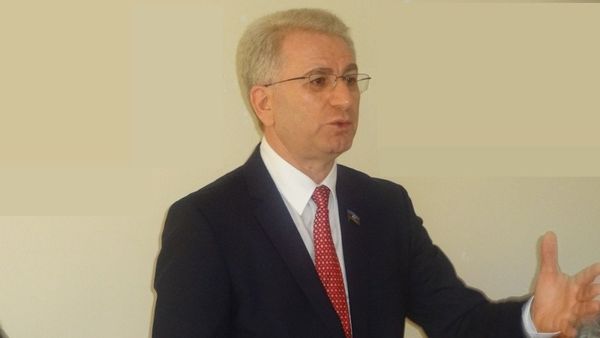 Депутат Милли Меджлиса АР, адвокат агитационной группы по референдуму Гражданское общество Бахтияр Алиев - Sputnik Азербайджан