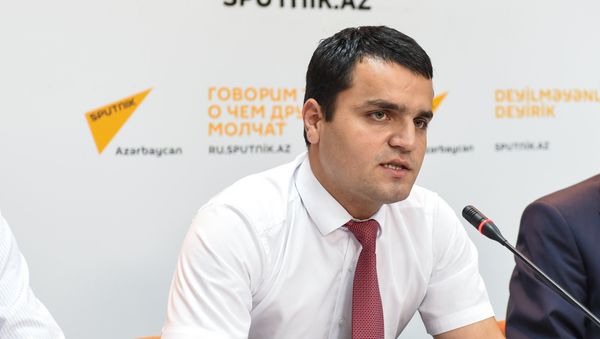 Заведующий отделом проектов Бакинского международного центра мультикультурализма Сарханбек Худиев - Sputnik Азербайджан