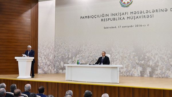 Президент Ильхам Алиев проводит совещание по развитию хлопководства - Sputnik Азербайджан