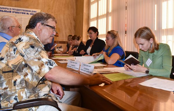 Выборы в Государственную Думу Российской Федерации в посольстве России в Азербайджане - Sputnik Азербайджан