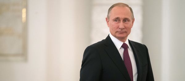 Президент РФ Владимир Путин во время встречи в Кремле с паралимпийской сборной России по летним видам спорта Президент РФ Владимир Путин во время встречи в Кремле с паралимпийской сборной России по летним видам спорта - Sputnik Азербайджан
