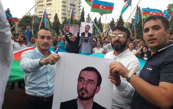 Участники митинга, организованного Национальным советом Участники митинга, организованного Национальным советом - Sputnik Азербайджан