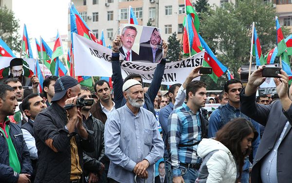 Участники митинга, организованного Национальным советом Участники митинга, организованного Национальным советом - Sputnik Азербайджан
