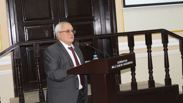 Академик Ибрагим Гулиев выступает с докладом Нефтегазовая наука 2030: взгляд в будущее - Sputnik Азербайджан
