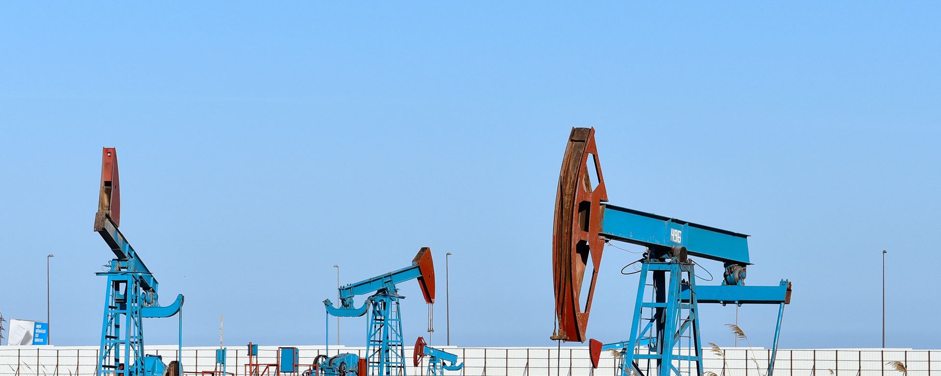 Нефтяные насосы в Баку - Sputnik Азербайджан, 1920, 05.11.2020