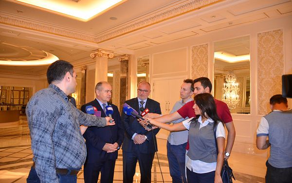 Руководитель наблюдательной миссии Межпарламентской ассамблеи Содружества независимых государств (МПА СНГ) Ильяс Умаханов - Sputnik Азербайджан