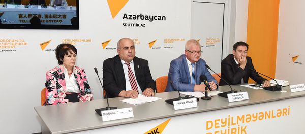 Видеомост Москва-Пекин-Баку-Кишинев в Международном пресс-центре Sputnik на тему: Лучшие университеты России: выбери свой Видеомост Москва-Пекин-Баку-Кишинев в Международном пресс-центре Sputnik на тему: Лучшие университеты России: выбери свой - Sputnik Азербайджан