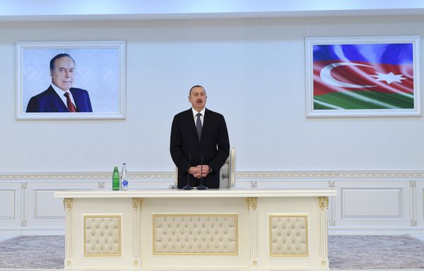 Выступление Президента Ильхама Алиева на встрече с представителями общественности города Сумгайыта - Sputnik Азербайджан