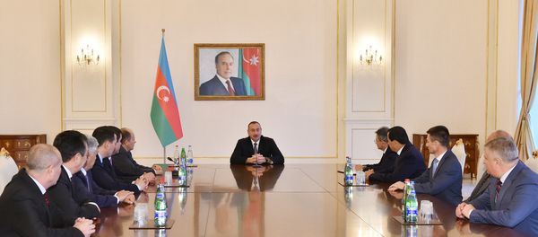 Ильхам Алиев принял участников проходящего в Баку заседания Совета руководителей органов безопасности и спецслужб государств–участников СНГ Ильхам Алиев принял участников проходящего в Баку заседания Совета руководителей органов безопасности и спецслужб государств–участников СНГ - Sputnik Азербайджан