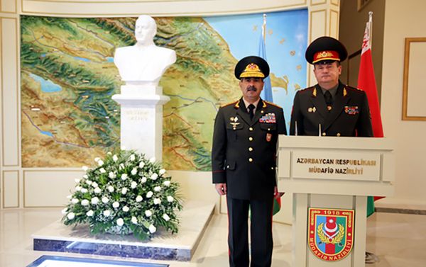 Между министерствами обороны Азербайджана и Беларуси подписан план сотрудничества на 2017 год - Sputnik Азербайджан