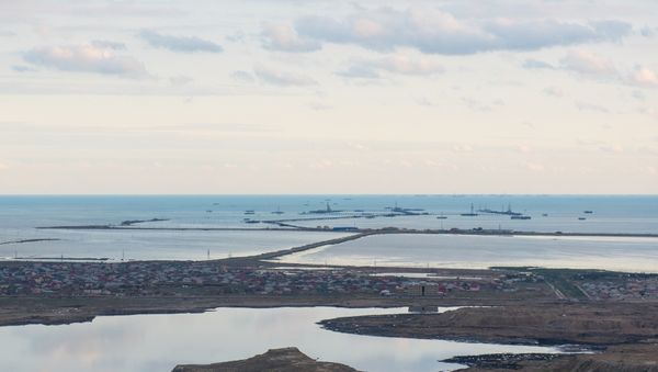 Нефтяные промыслы в бакинском поселке Зых, фото из архива Нефтяные промыслы в бакинском поселке Зых, фото из архива - Sputnik Азербайджан